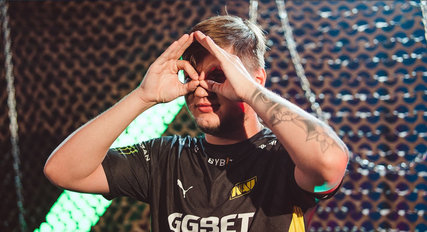 S1mple disclosed his monthly earnings with the Falcons squad: "One million dollars. I feel like a football player"