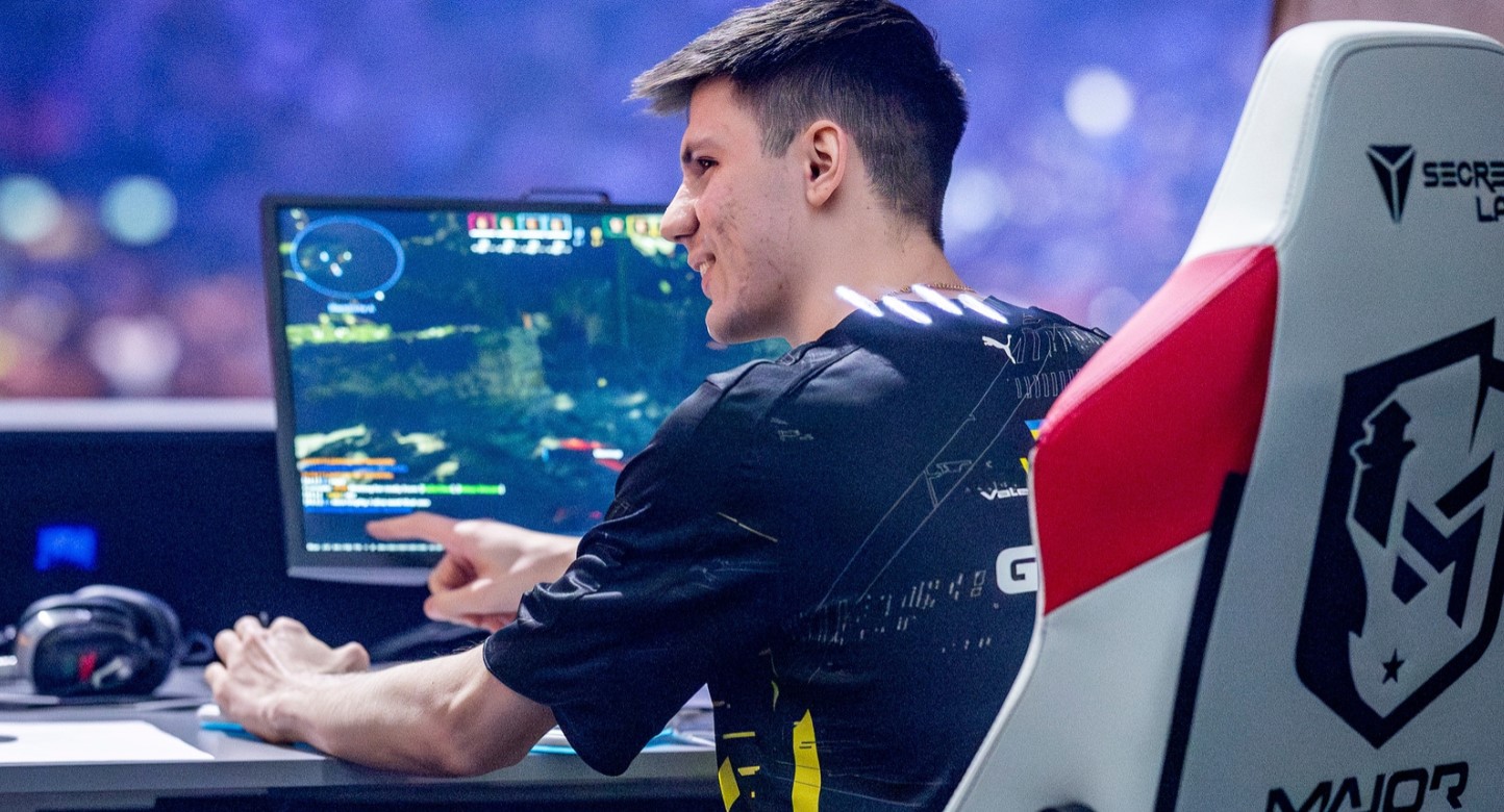 B1T shared how NAVI dominated Virtus.pro on Anubis