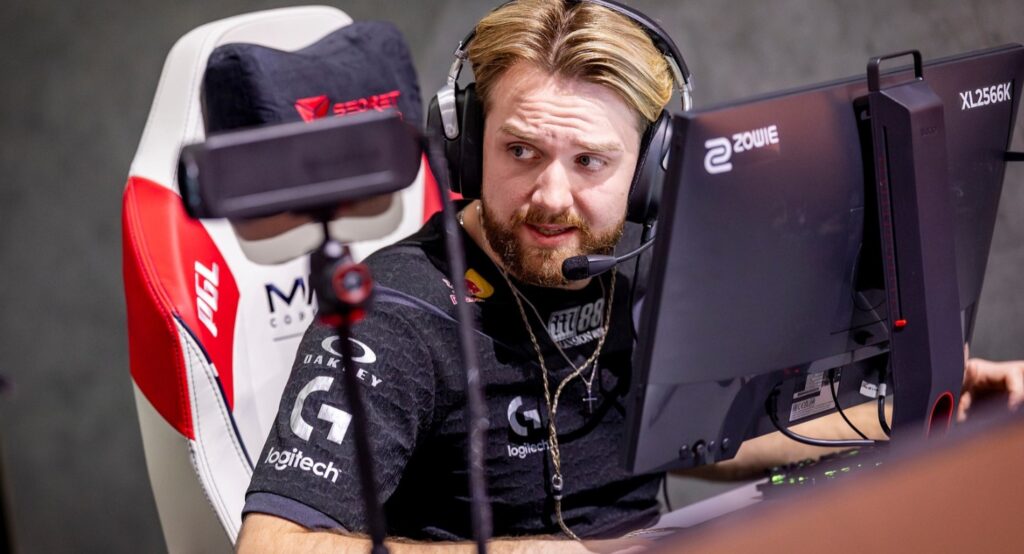 According to media reports, NiKo has signed a contract with Team Falcons