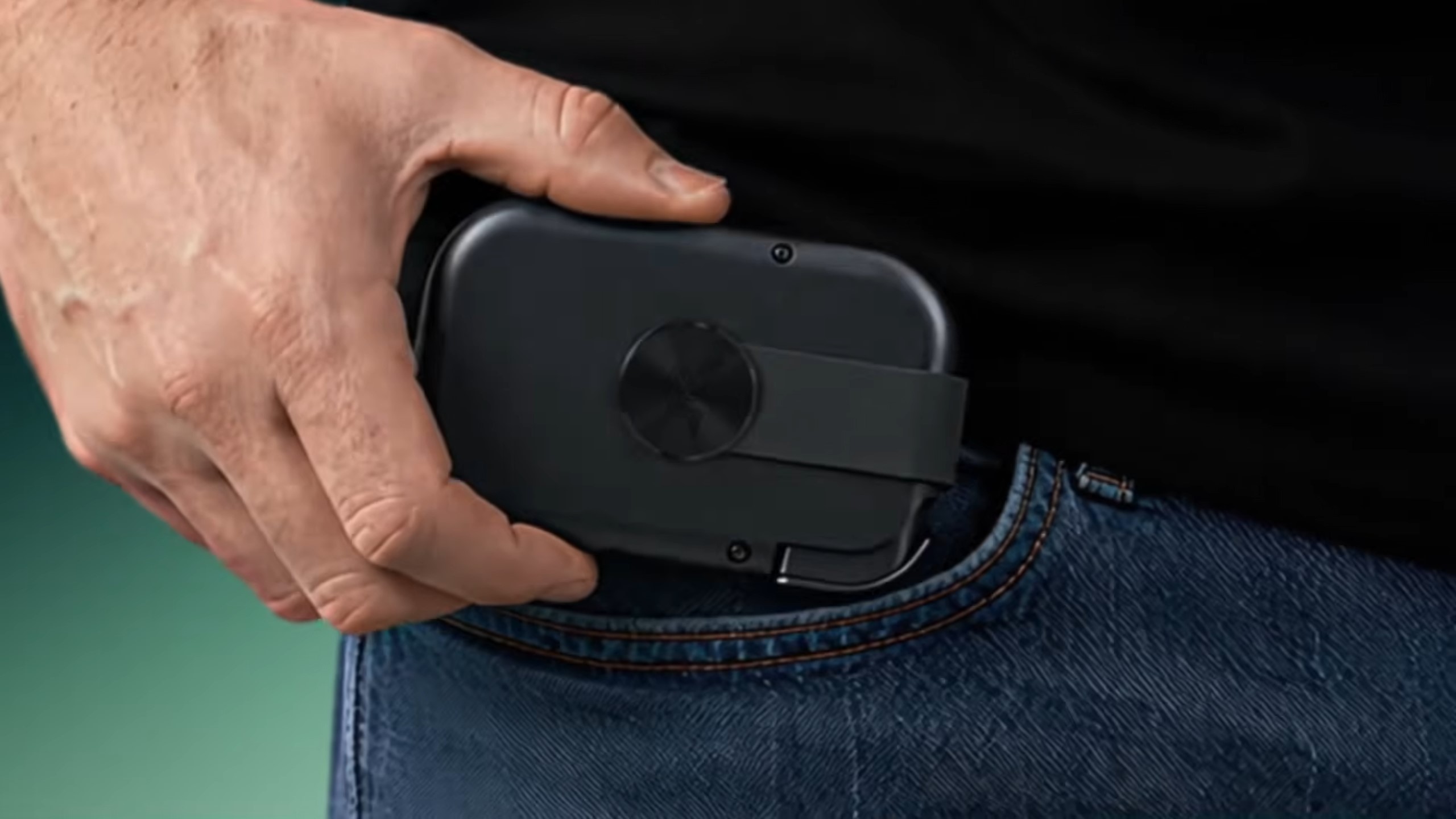 Ультракомпактний складаний геймпад Razer Prio для смартфона у складеному вигляді
