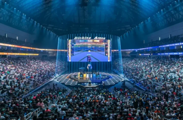 Team Falcons піднімає трофей RLCS 2026 World Championship